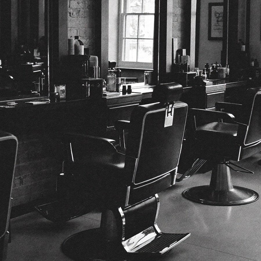 Salon de barbier vide avant l'ouverture